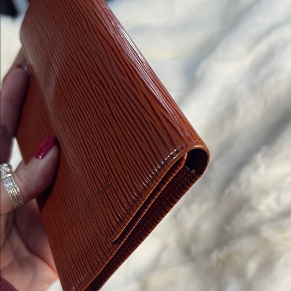 Louis Vuitton Rich Brown Epi long Wallet - Picture 12 of 12